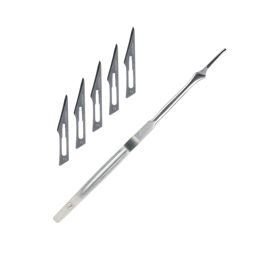 Scalpel handle No. 7, plus 5 blades Fig. 11